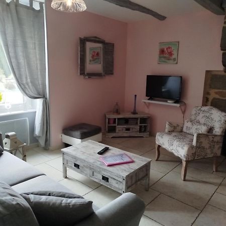 La Ferme D' Emerentine Bacilly Bagian luar foto