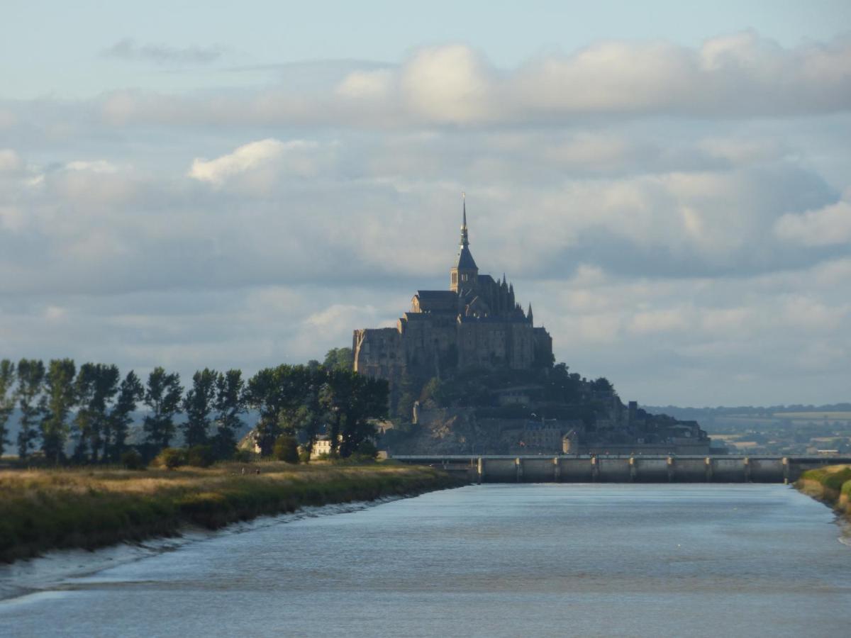 La Ferme D' Emerentine Bacilly Bagian luar foto