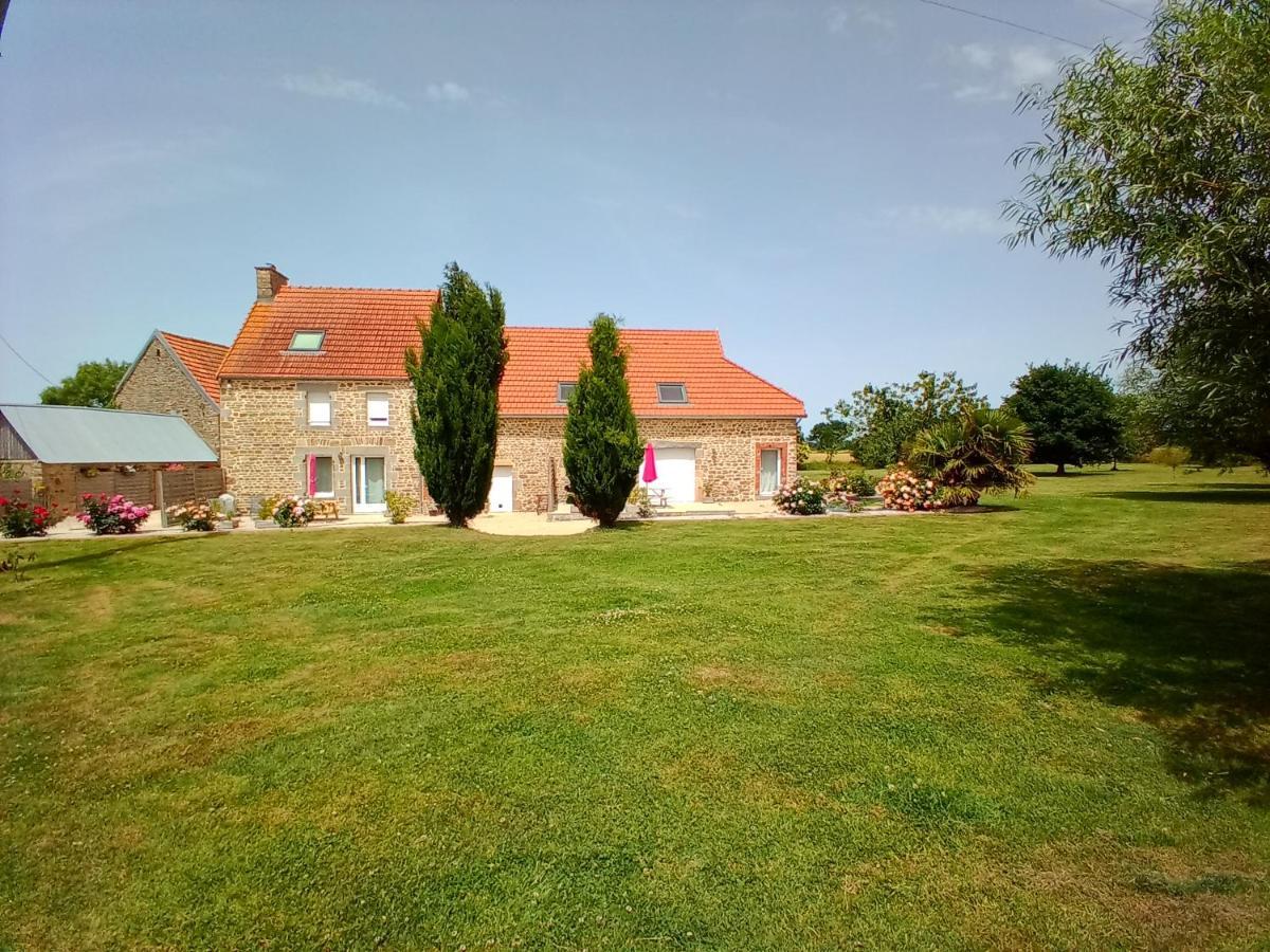 La Ferme D' Emerentine Bacilly Bagian luar foto