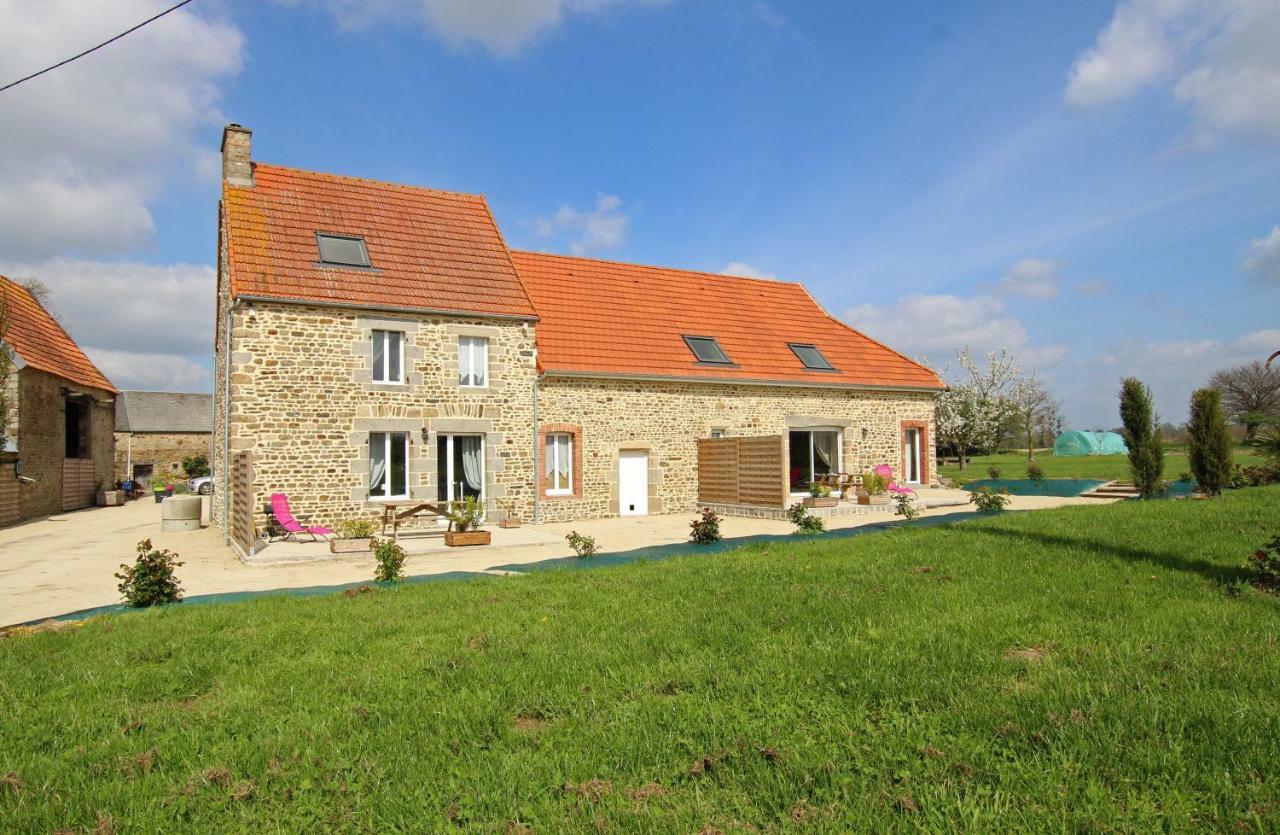 La Ferme D' Emerentine Bacilly Bagian luar foto